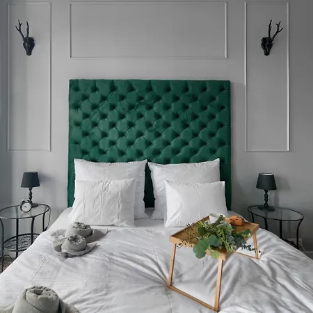 Market Square Spot 아파트 *